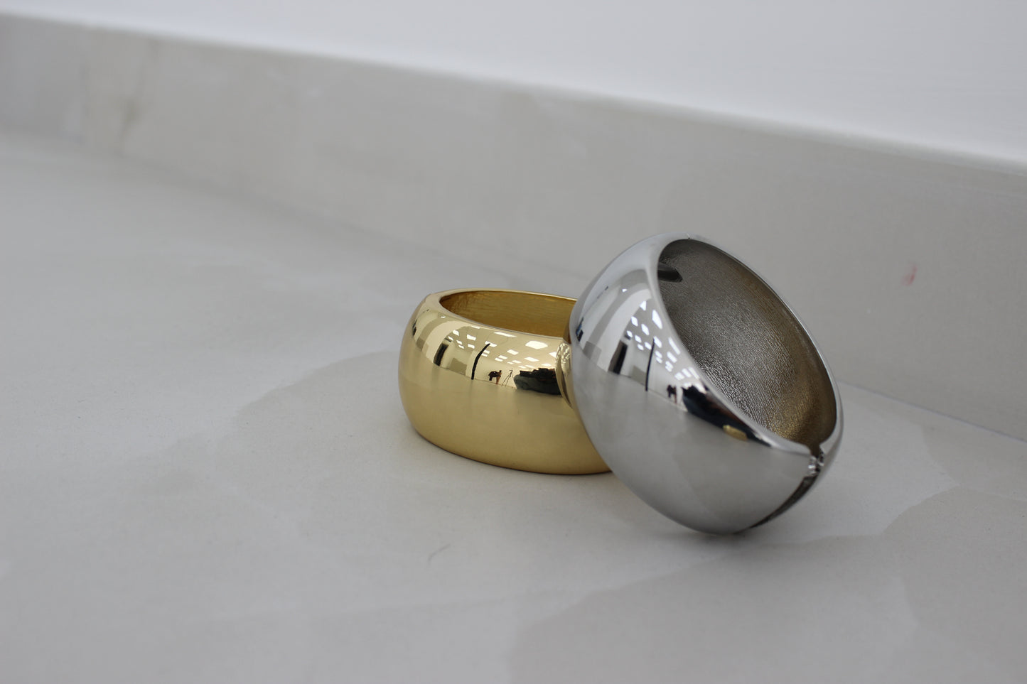 Bracciale rigido clip