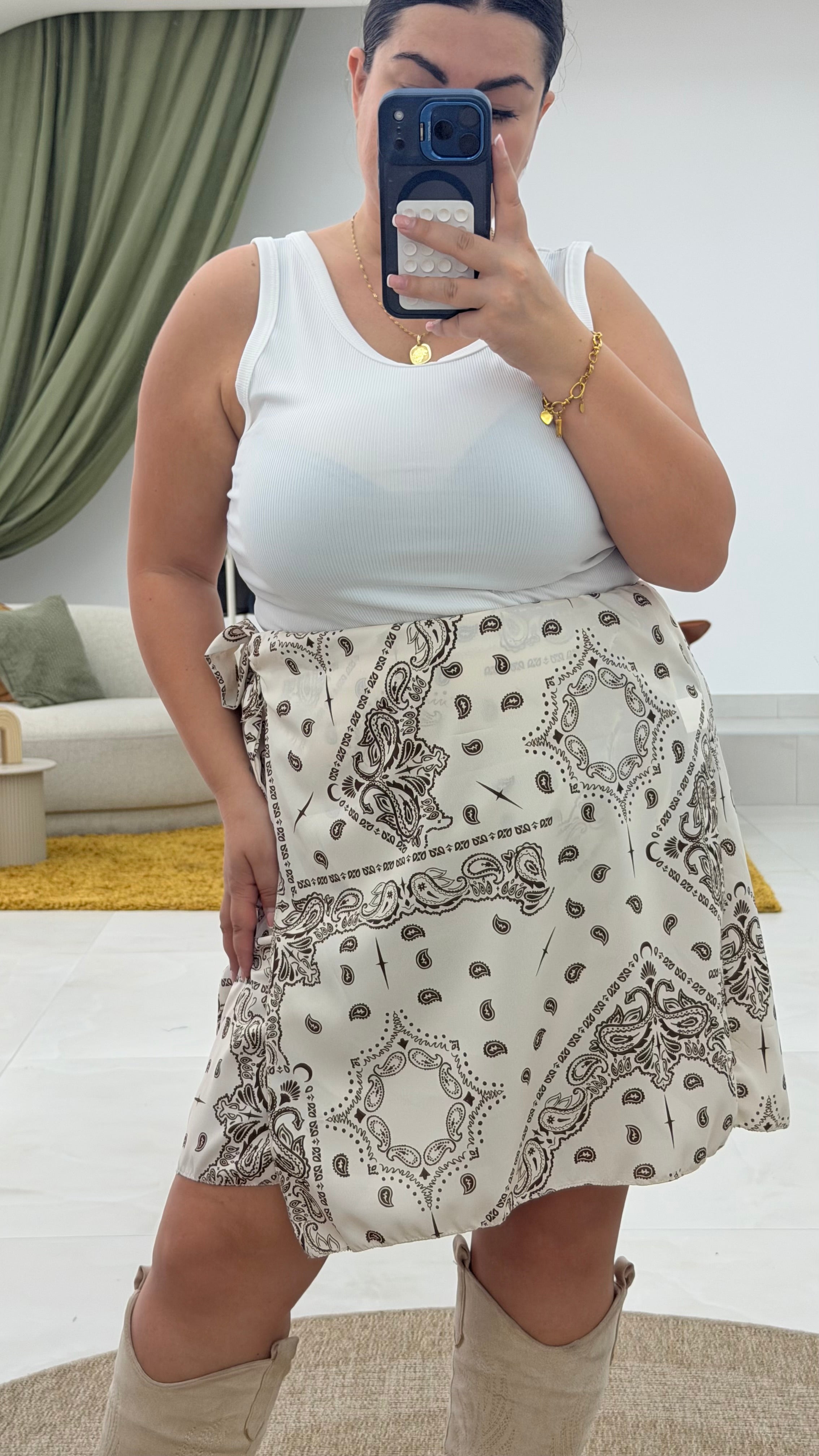 Gonna bandana e animalier curvy