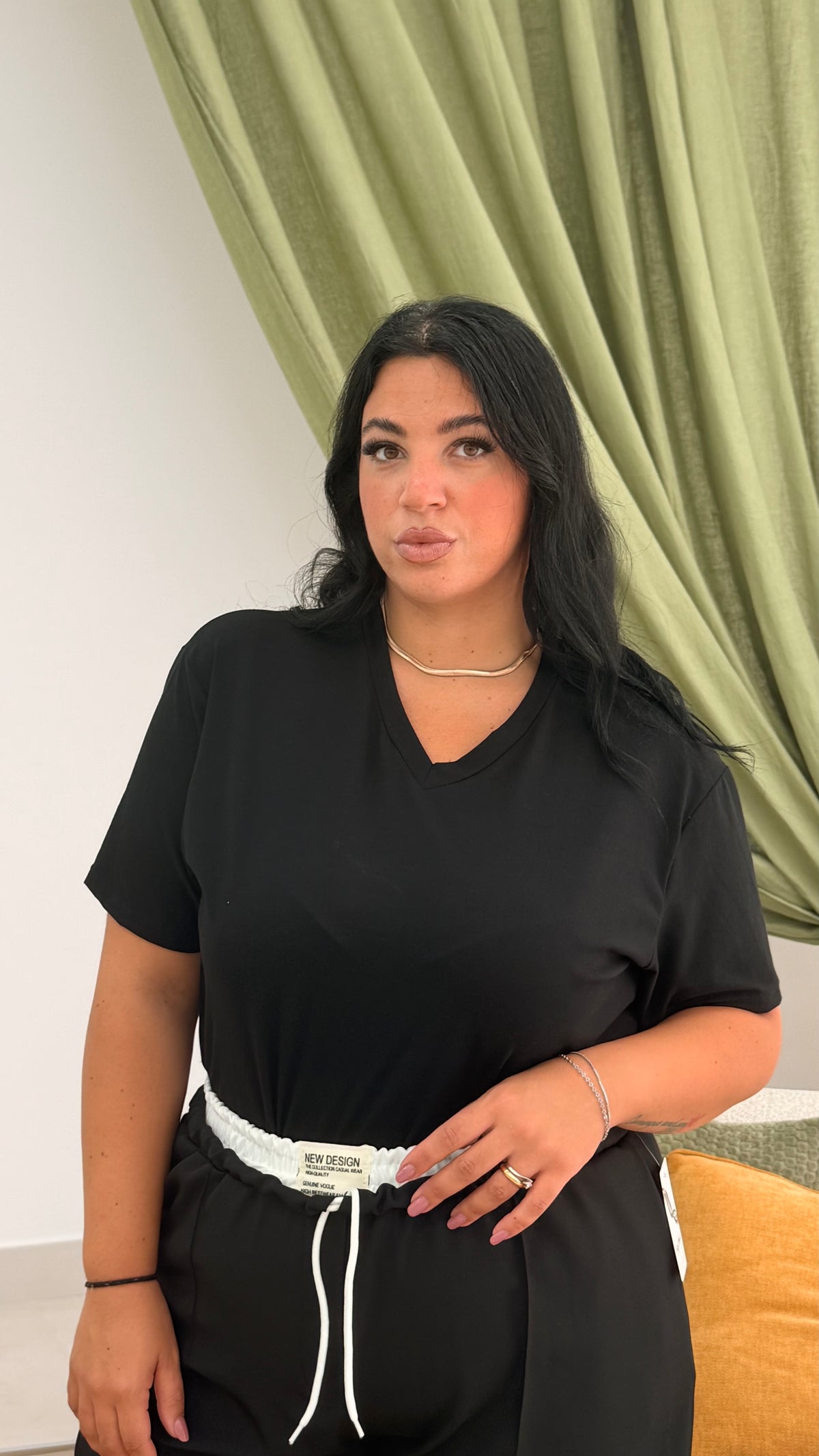 T-shirt basic scollo “V” Curvy
