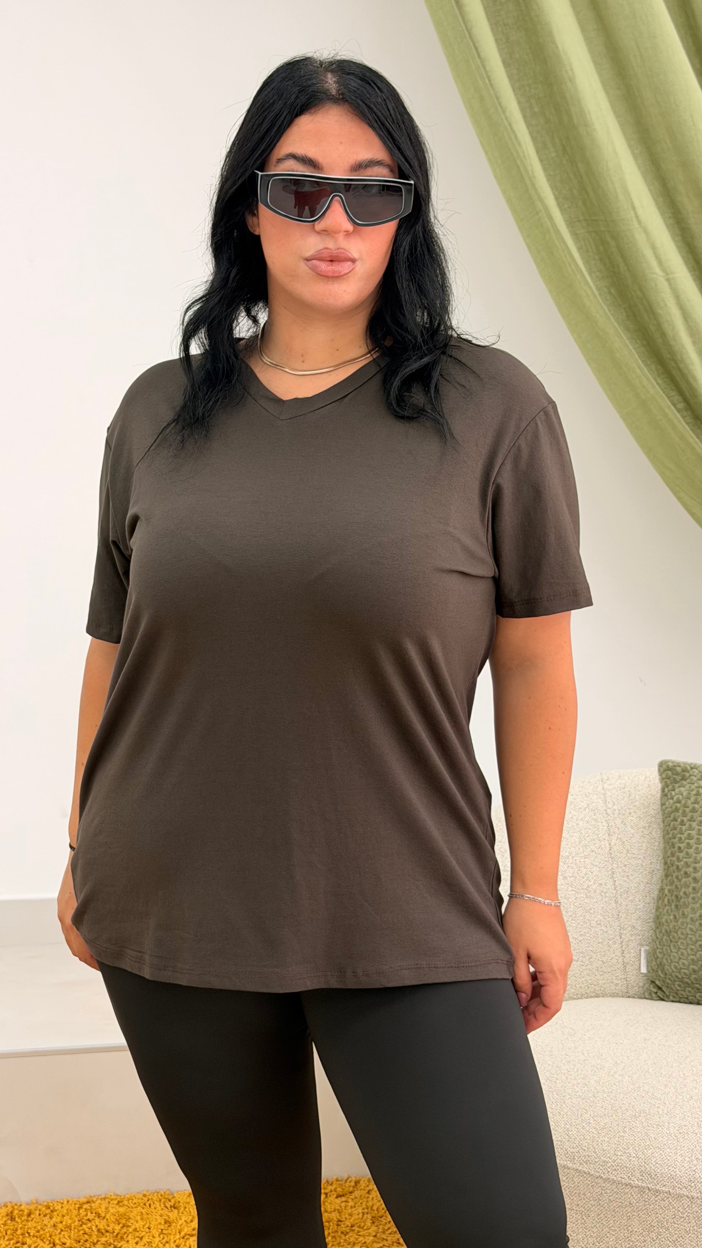 T-shirt basic scollo “V” Curvy