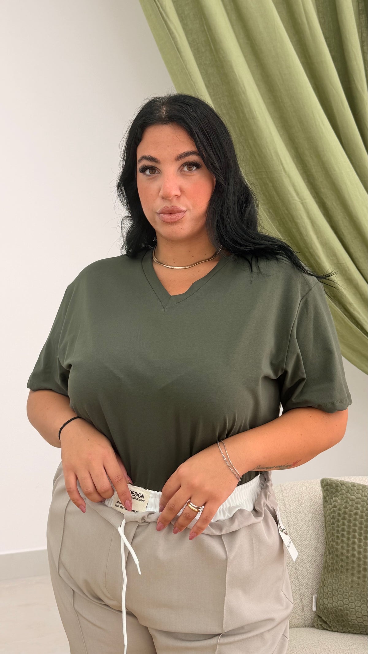 T-shirt basic scollo “V” Curvy