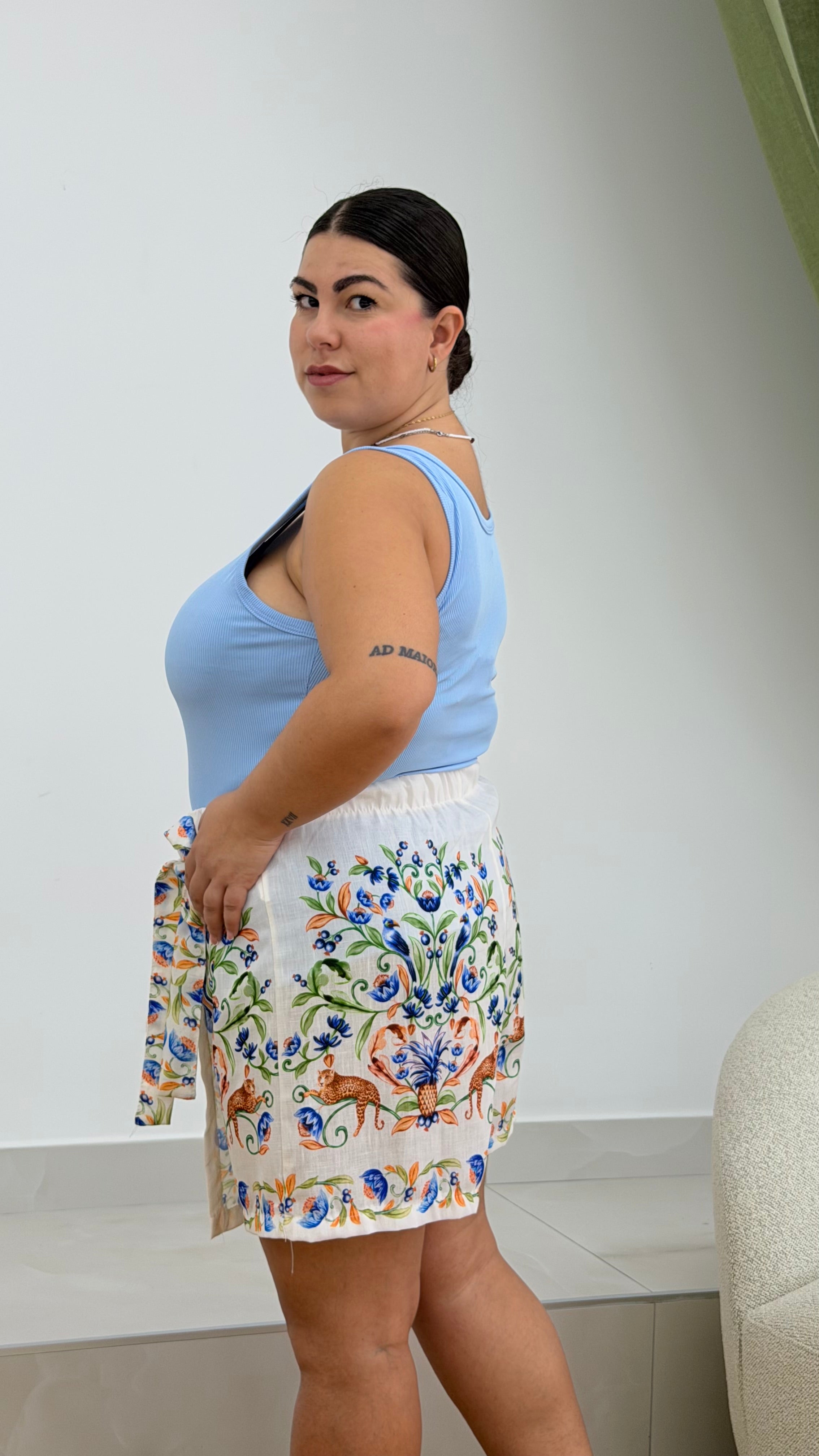 Panta gonna Island curvy